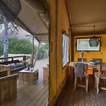 אתר קמפינג Slow Village Sur Ceze La Roque-sur-Cèze
