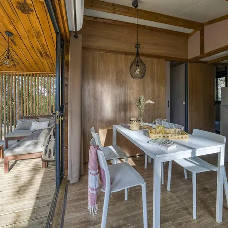 Slow Village Sur Ceze 5* La Roque-sur-Ceze