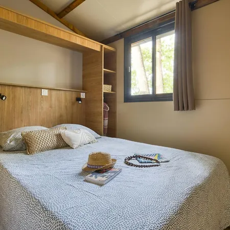 Slow Village Sur Ceze 5* La Roque-sur-Ceze