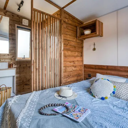 Slow Village Sur Ceze 营地 5*