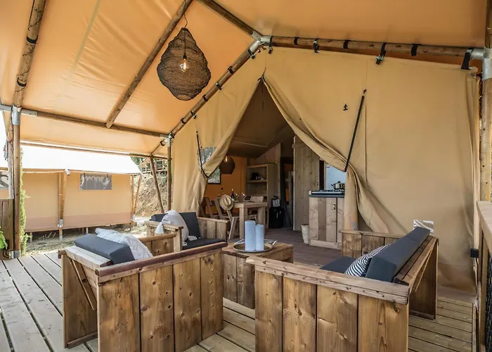 Slow Village Sur Ceze אתר קמפינג La Roque-sur-Cèze